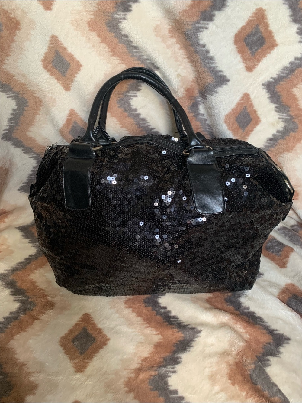 Sparkling black purse